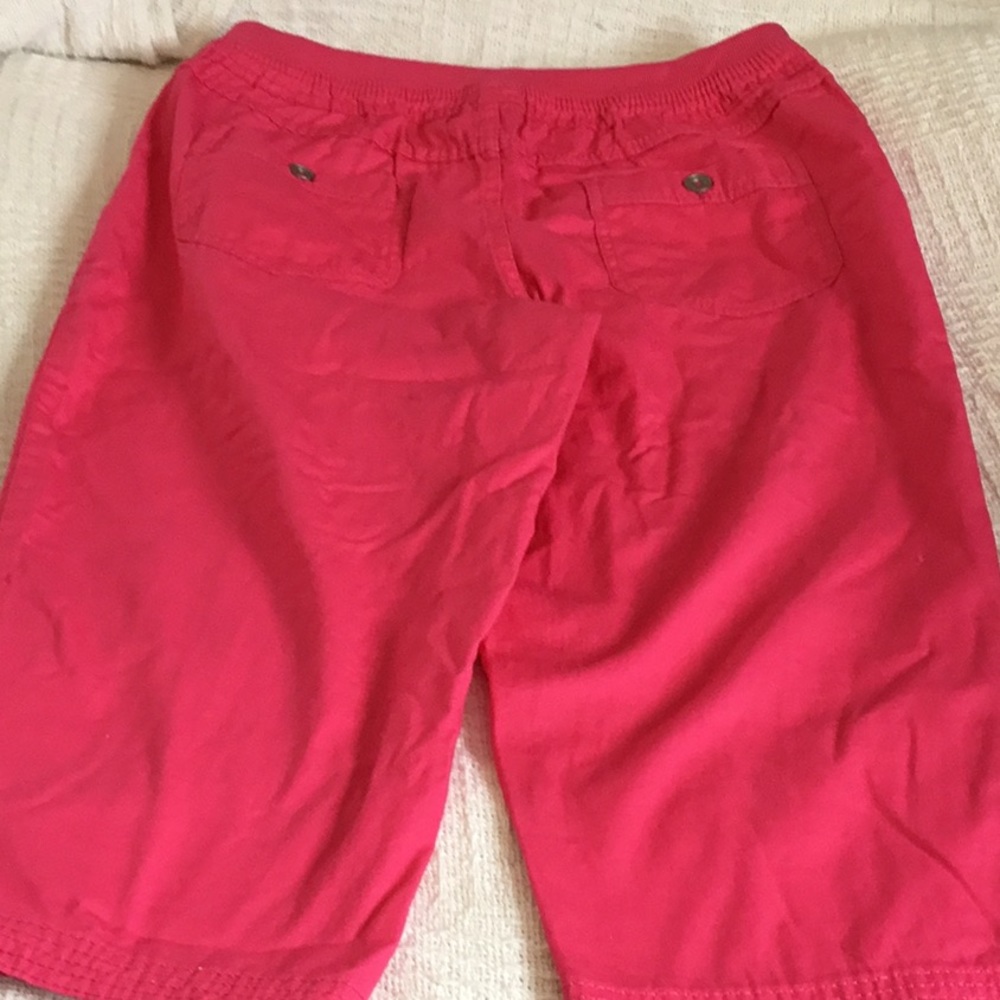 NWOT Ladies capris pants. Size 12 - Picture 4 of 5
